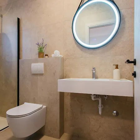 Heated Pool Kalega Apartman *