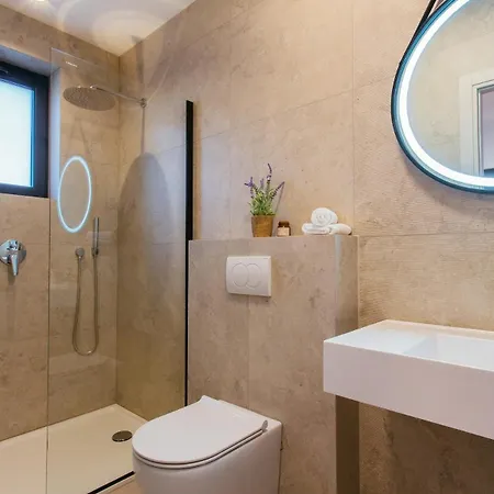 Heated Pool Kalega Apartman *