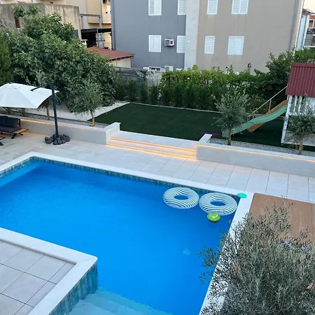 Heated Pool Kalega Apartman *