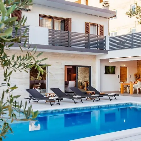 Apartment Heated Pool Kalega *