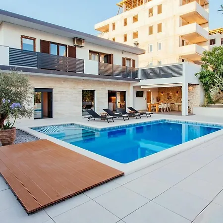 Heated Pool Kalega * سبليت