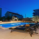 Apartment Heated Pool Kalega