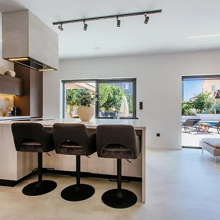 Heated Pool Kalega شقة