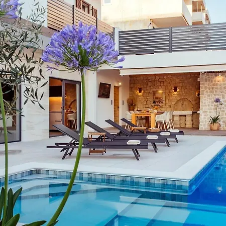 Heated Pool Kalega * スプリト