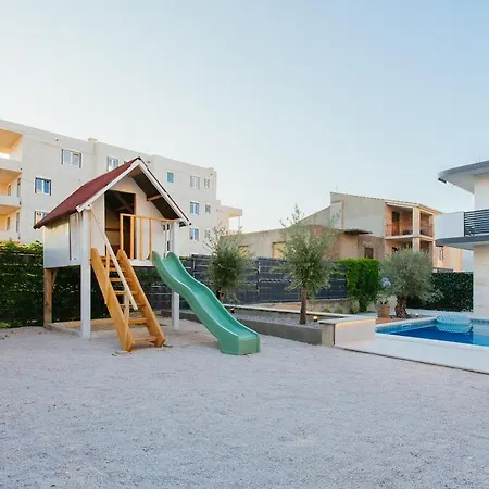 Heated Pool Kalega شقة *