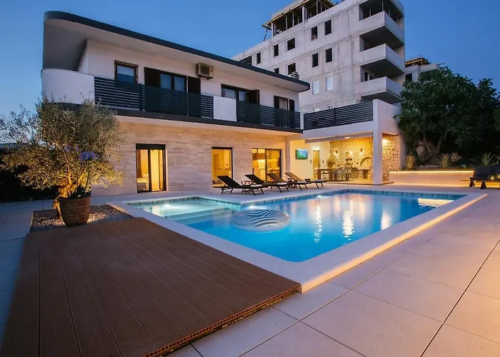 Heated Pool Kalega Split