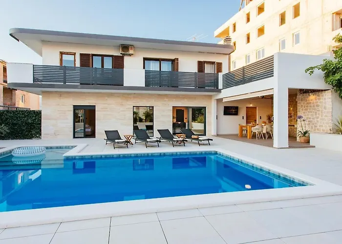 Apartman Heated Pool Kalega