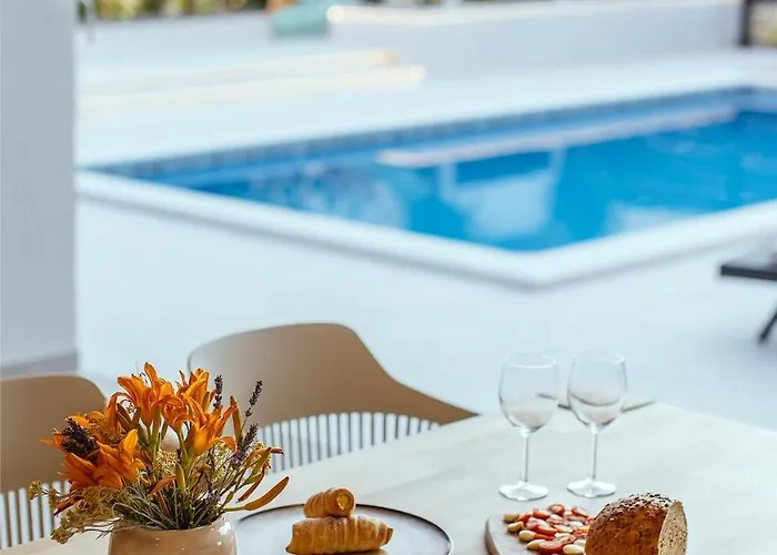 Apartman Heated Pool Kalega
