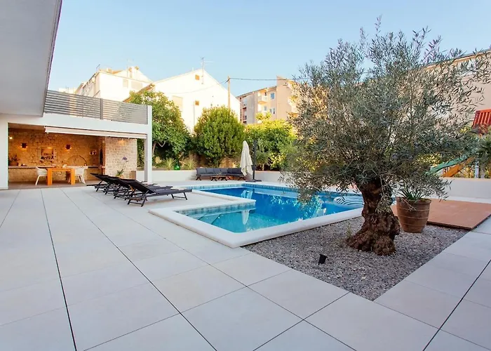 Heated Pool Kalega Split