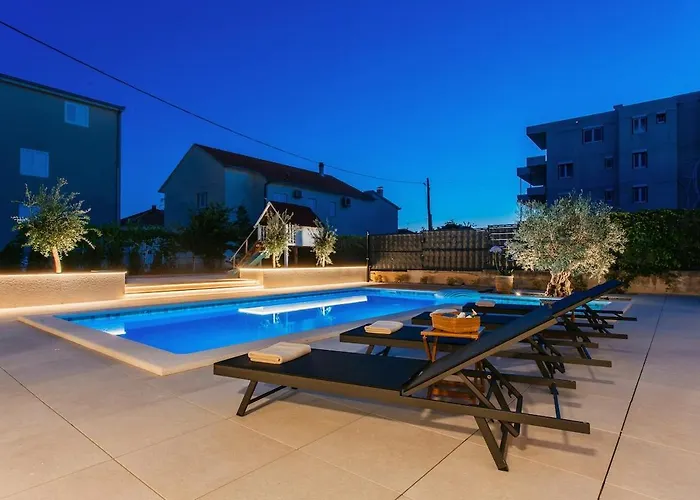 Apartman Heated Pool Kalega