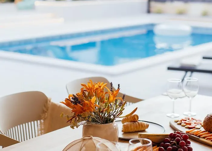 Heated Pool Kalega Apartman *