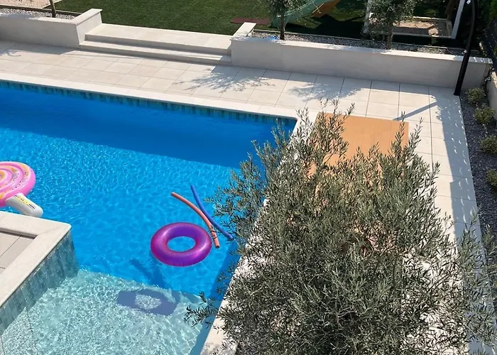 Apartman Heated Pool Kalega