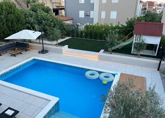 Heated Pool Kalega Apartman *