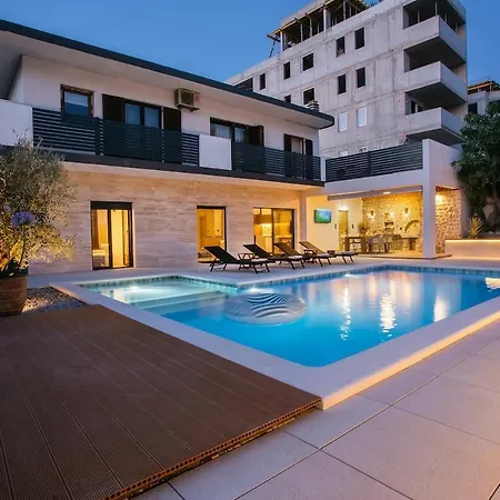Heated Pool Kalega Split