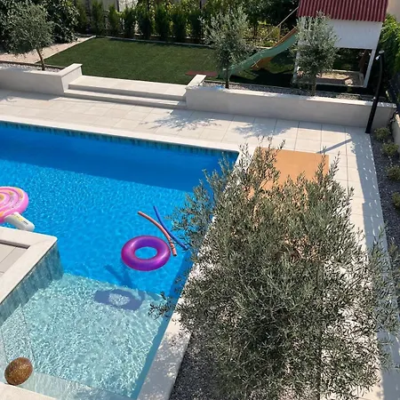 Lägenhet Heated Pool Kalega